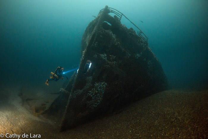 The iconic bow of the Justicia, some signs of collapse.